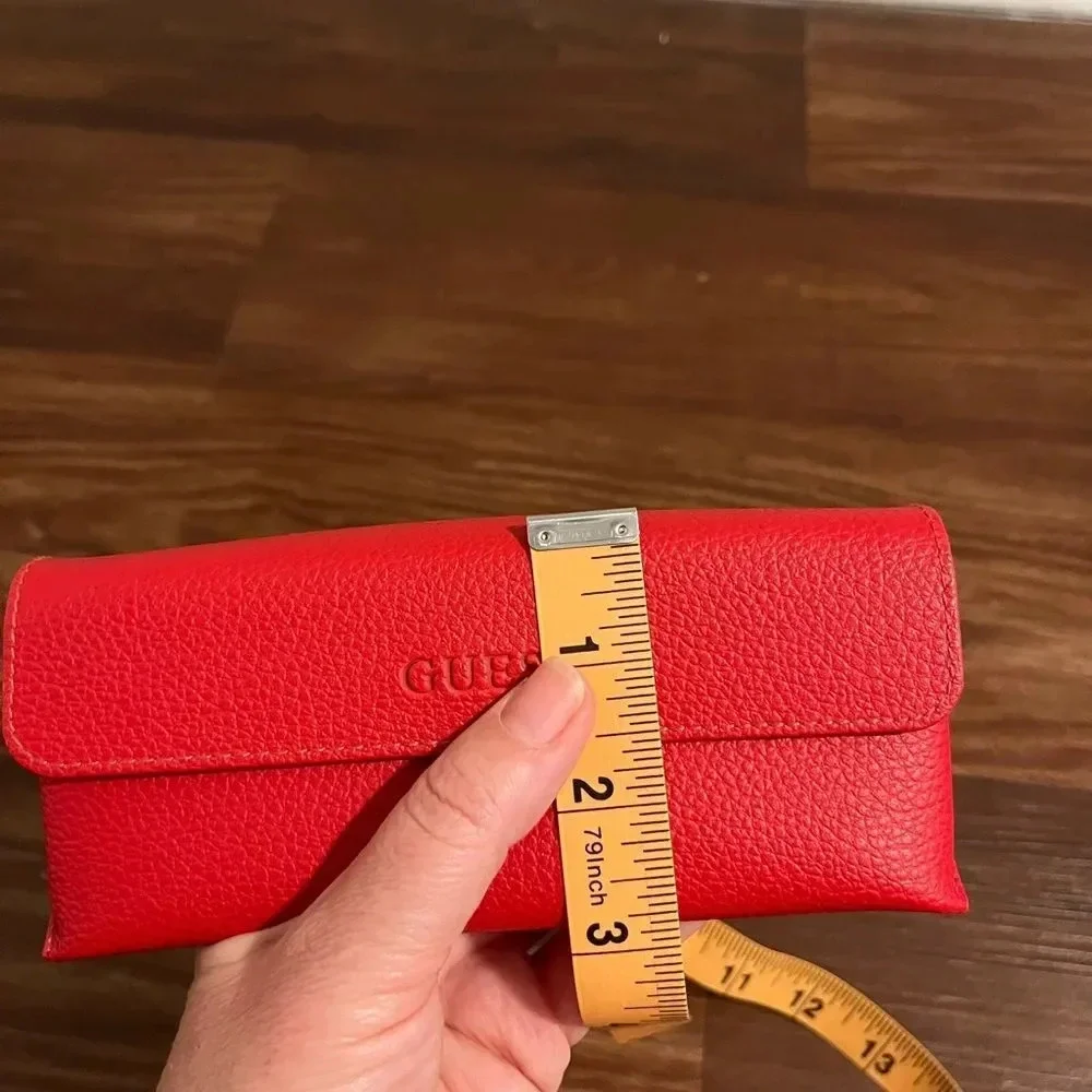 GUESS Unisex Red Pebbled Leather Glasses Case - Picture 5 of 5